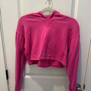 LULULEMON Pink cropped hoodie